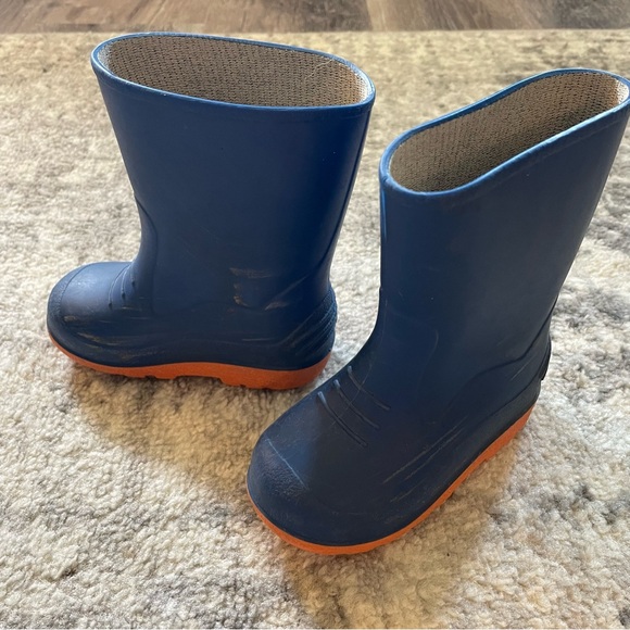 5/$20 Rain boots - Picture 3 of 5